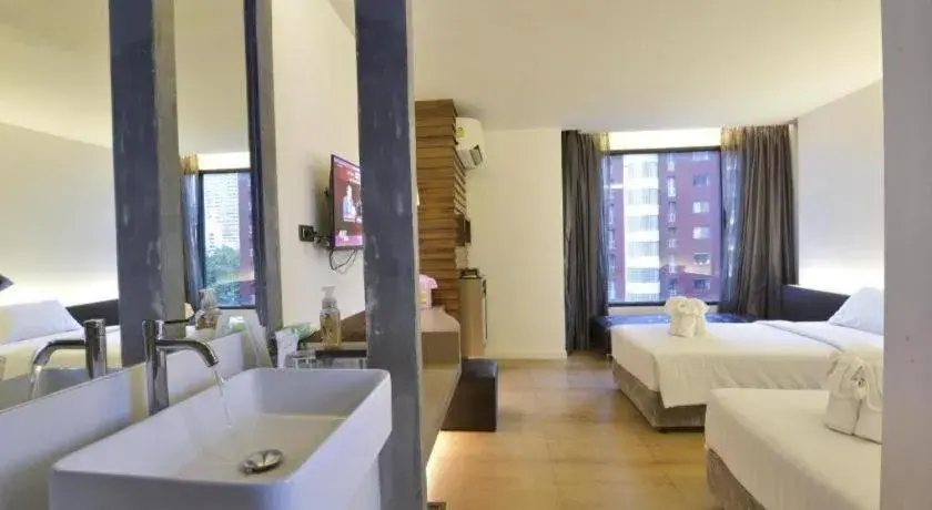 Bed in The Bangkok Venice Suite Bed in The Bangkok Venice Suite