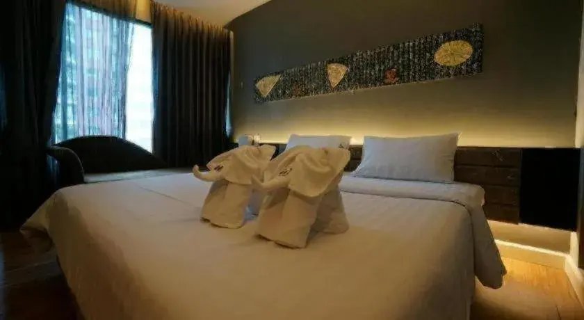 Bed in The Bangkok Venice Suite Bed in The Bangkok Venice Suite