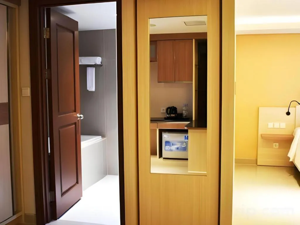 Bed in Grand Metro Hotel Tasikmalaya