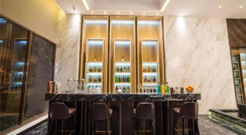 Metropolo Hotel Huazhong University Guanggu Avenue