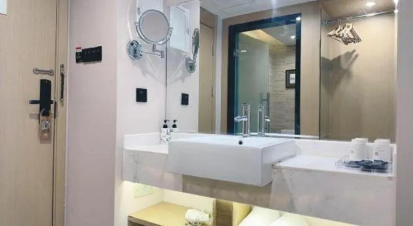 Metropolo Hotel Qingdao Wusi Square Xiaomaidao