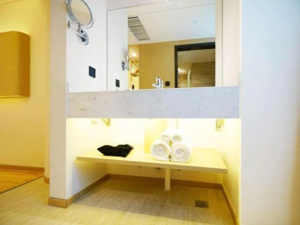 Metropolo Hotel Qingdao Wusi Square Xiaomaidao