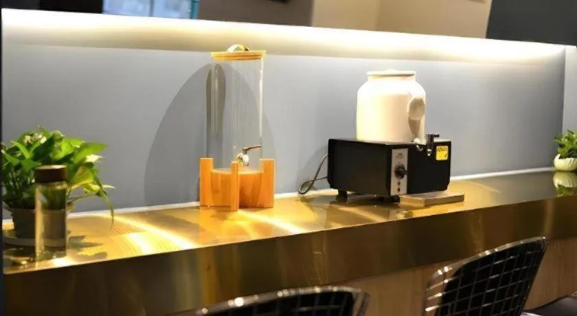 Metropolo Hotel Qingdao Wusi Square Xiaomaidao