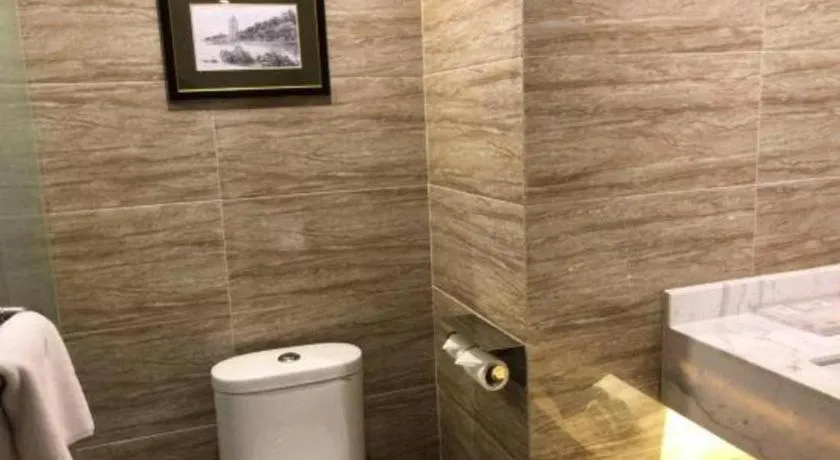 Metropolo Hotel Qingdao Wusi Square Xiaomaidao