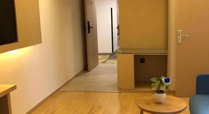 Metropolo Hotel Qingdao Wusi Square Xiaomaidao