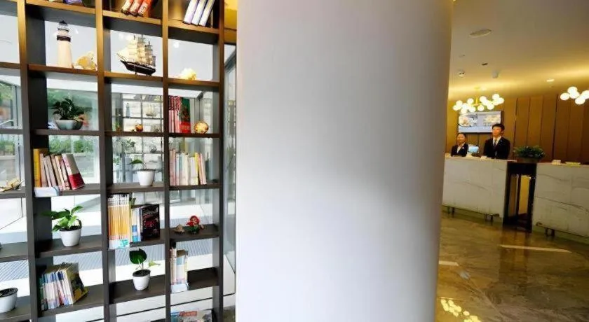 Metropolo Hotel Qingdao Wusi Square Xiaomaidao