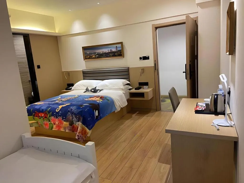 Bed in Metropolo Hotel Qingdao Wusi Square Xiaomaidao