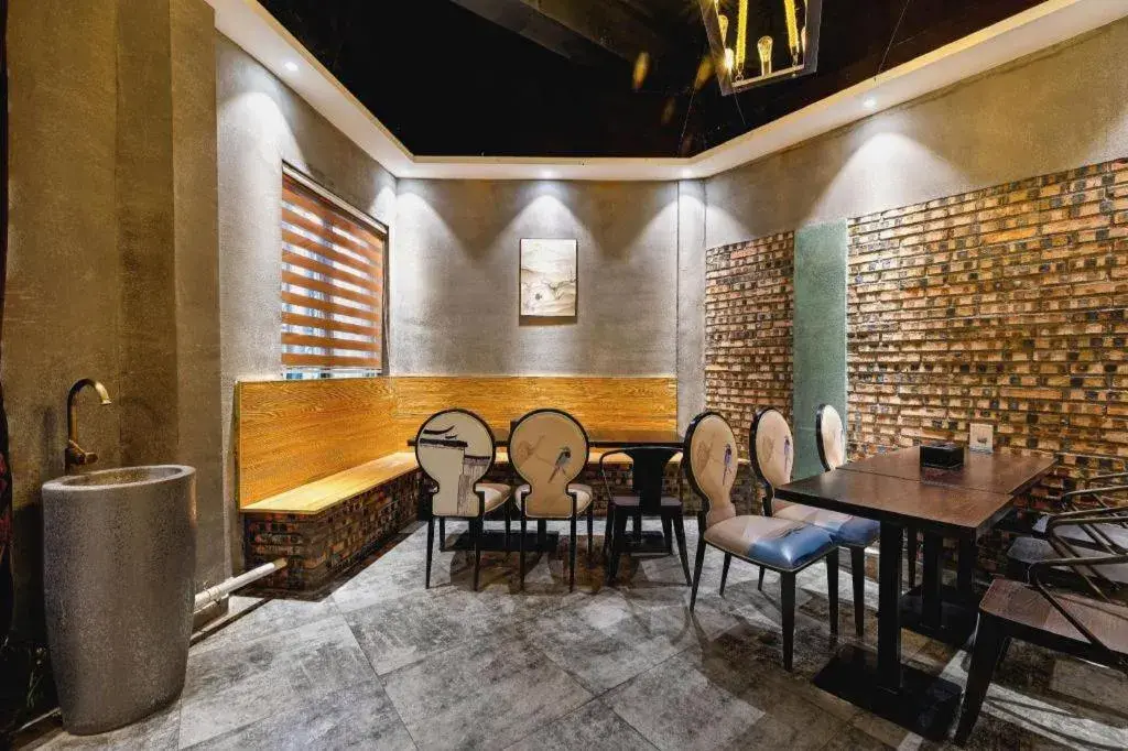 James Joyce Coffetel Qufu Tourist Center Gulou Street Sankong Scenic Spot James Joyce Coffetel Qufu Tourist Center Gulou Street Sankong Scenic Spot