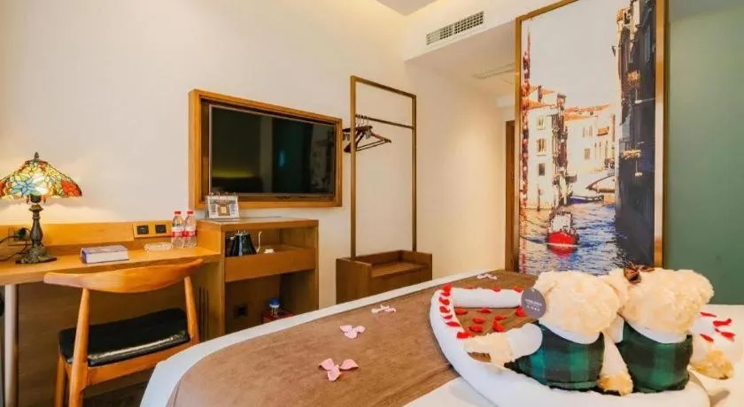 James Joyce Coffetel Chengdu Jichang Road Shenxianshu