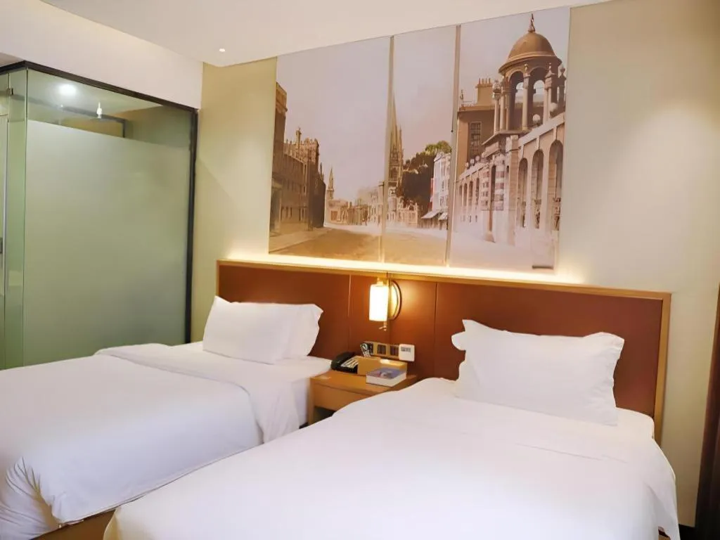 Bed in James Joyce Coffetel Guangzhou Dongxiaonan Metro Station Branch