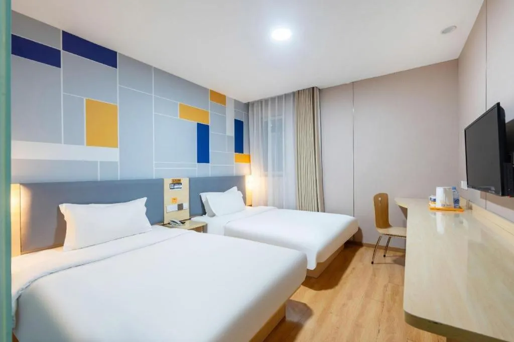 Bed in 7 Days Inn Beijing Tiananmen Square