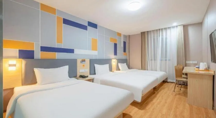 Bed in 7 Days Inn Beijing Tiananmen Square