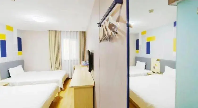 Bed in 7 Days Inn Beijing Tiananmen Square Bed in 7 Days Inn Beijing Tiananmen Square