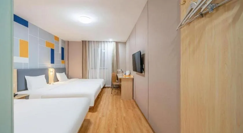 Bed in 7 Days Inn Beijing Tiananmen Square