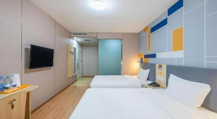 Bed in 7 Days Inn Beijing Tiananmen Square