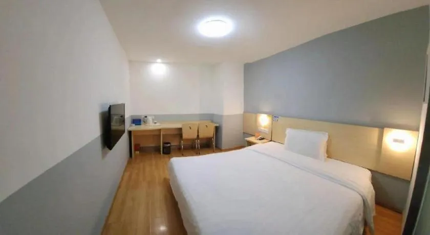 Bed in 7 Days Inn Beijing Tiananmen Square