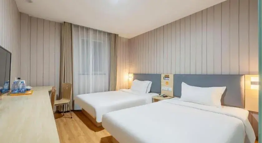 Bed in 7 Days Inn Beijing Tiananmen Square Bed in 7 Days Inn Beijing Tiananmen Square