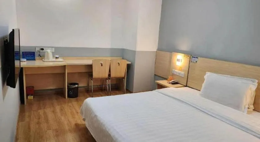 Bed in 7 Days Inn Beijing Tiananmen Square