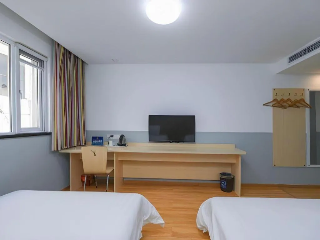 Bed in 7 Days Inn Beijing Tiananmen Square