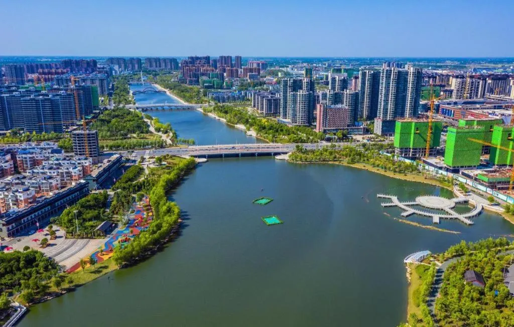 James Joyce Coffetel Xinyang Xixian Longhu Huayi