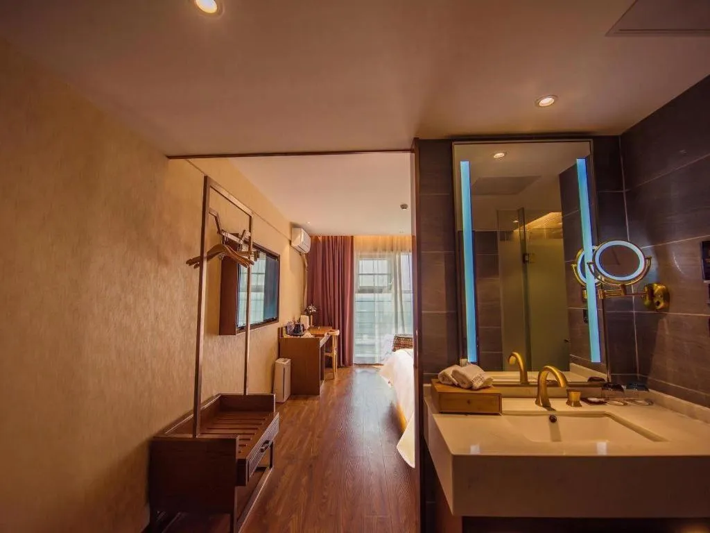 James Joyce Coffetel Xinyang Xixian Longhu Huayi