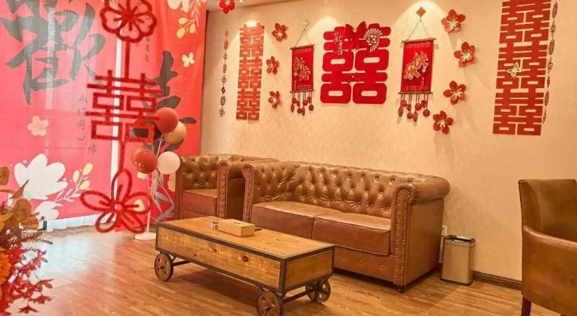 James Joyce Coffetel Xinyang Xixian Longhu Huayi