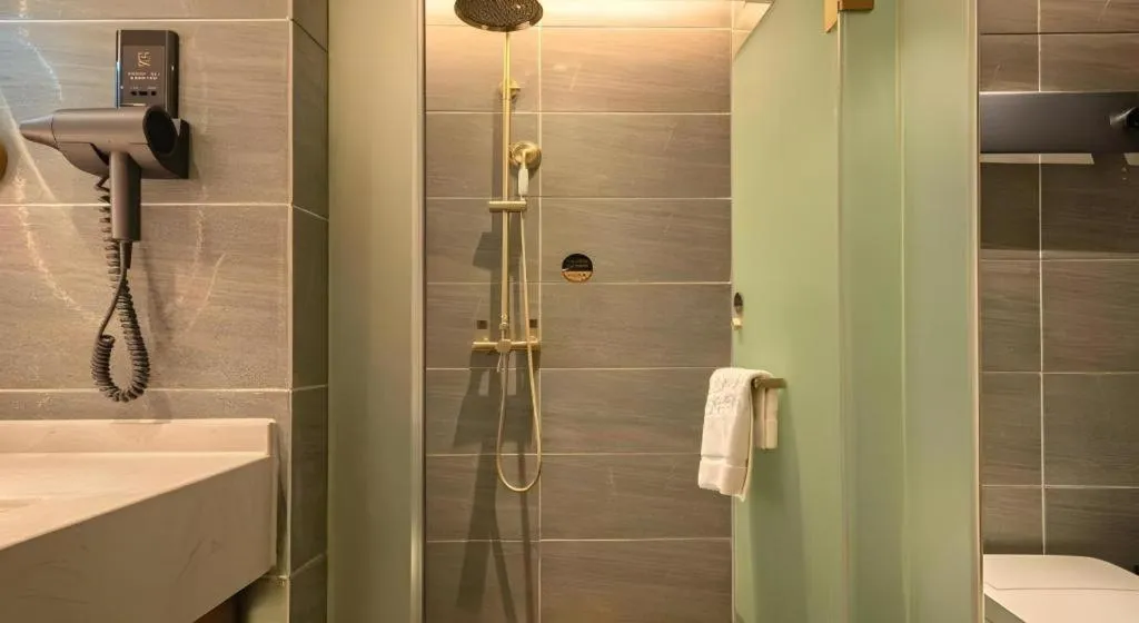 James Joyce Coffetel Xinyang Xixian Longhu Huayi