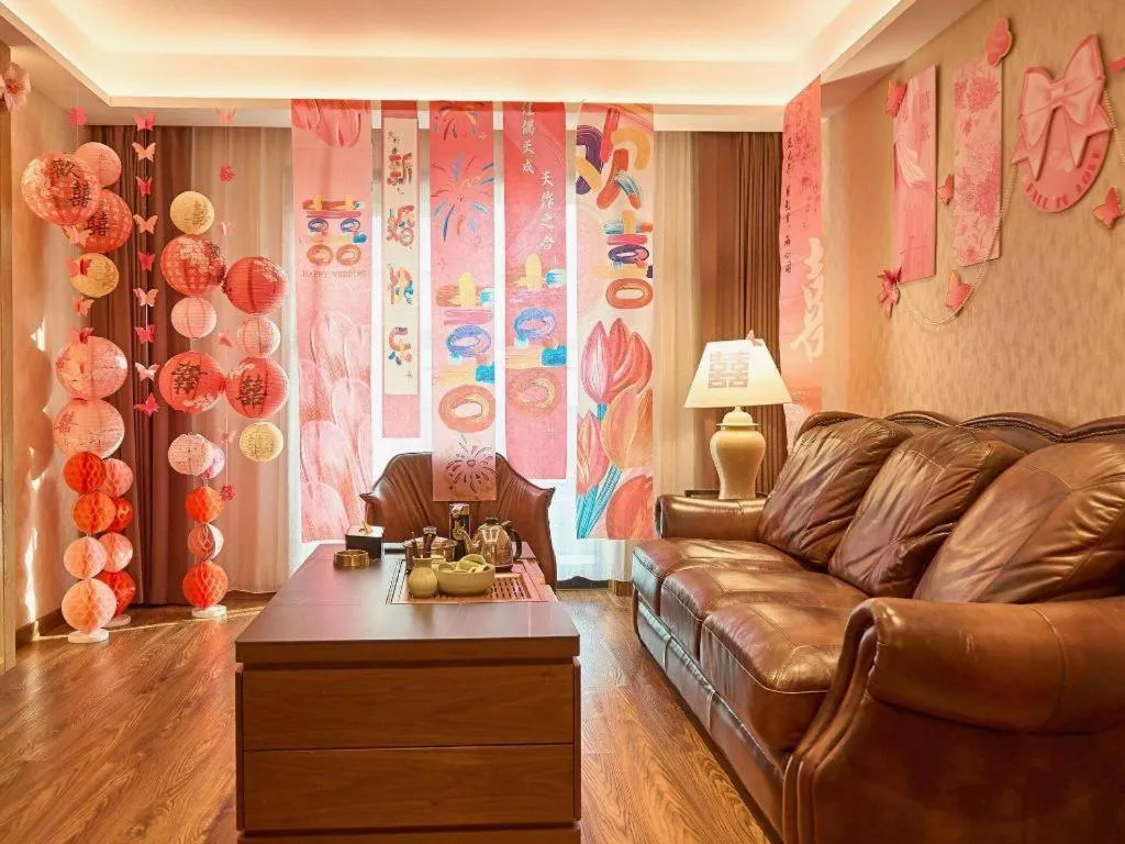 James Joyce Coffetel Xinyang Xixian Longhu Huayi