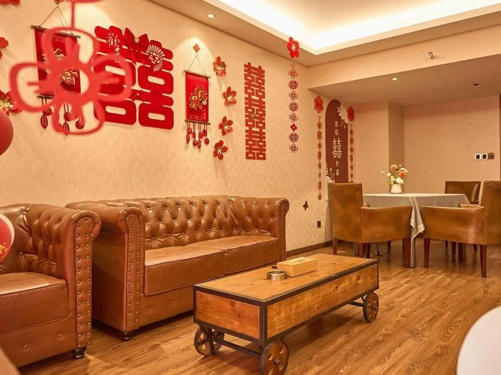 James Joyce Coffetel Xinyang Xixian Longhu Huayi