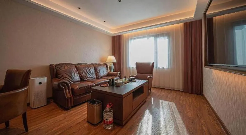 James Joyce Coffetel Xinyang Xixian Longhu Huayi