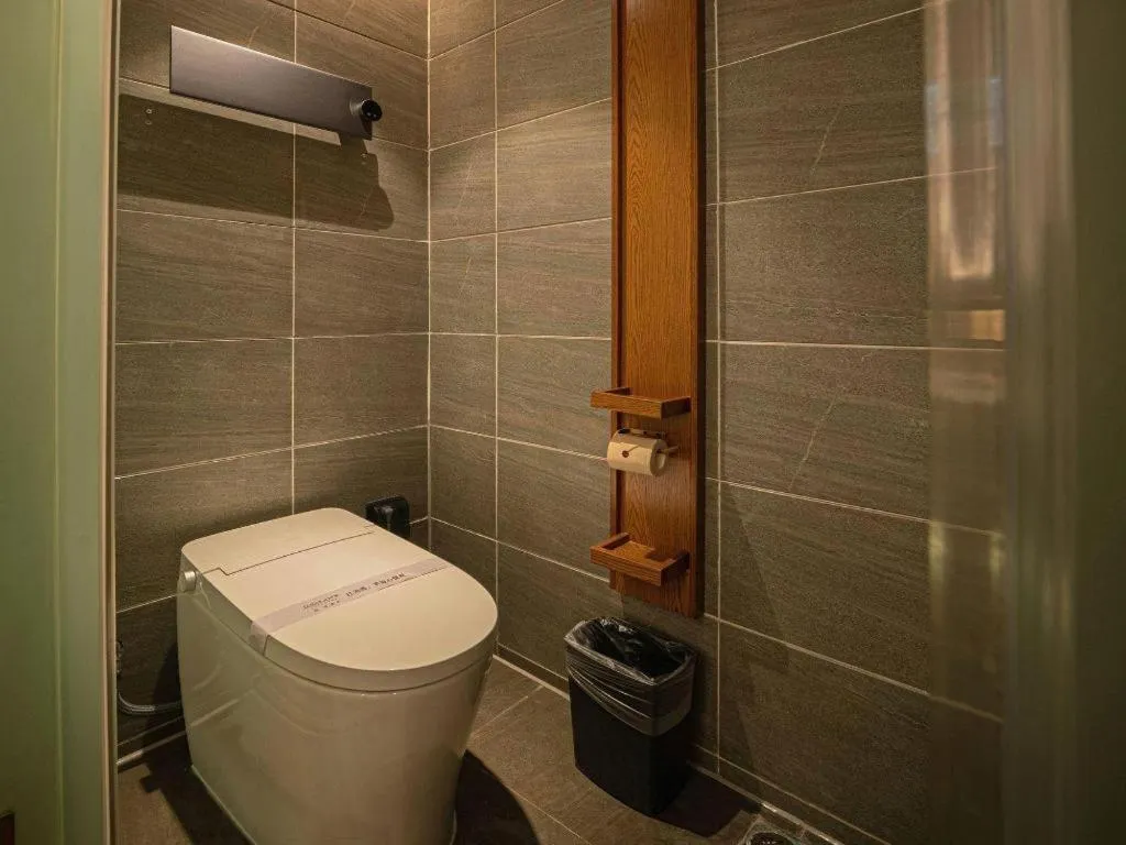 James Joyce Coffetel Xinyang Xixian Longhu Huayi