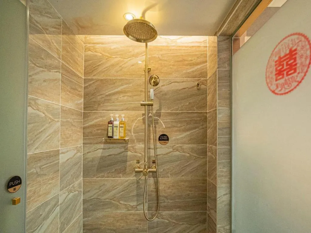 James Joyce Coffetel Xinyang Xixian Longhu Huayi