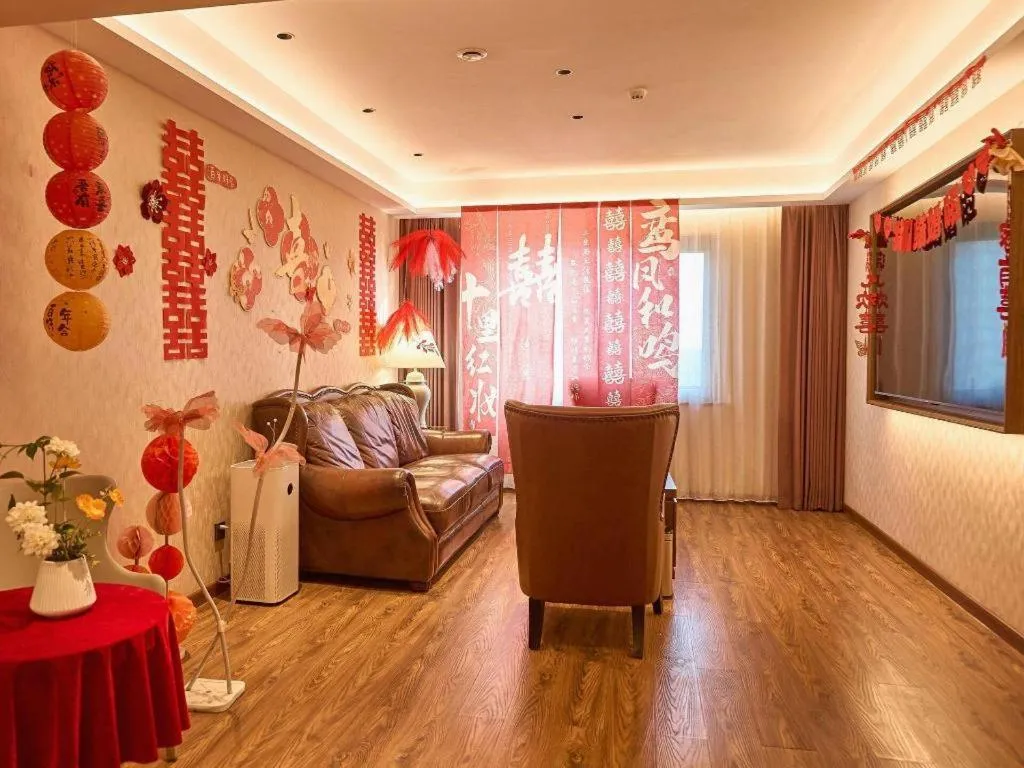 James Joyce Coffetel Xinyang Xixian Longhu Huayi