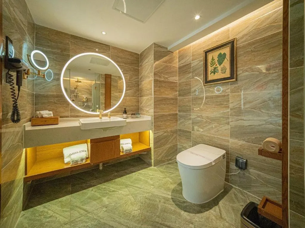 James Joyce Coffetel Xinyang Xixian Longhu Huayi