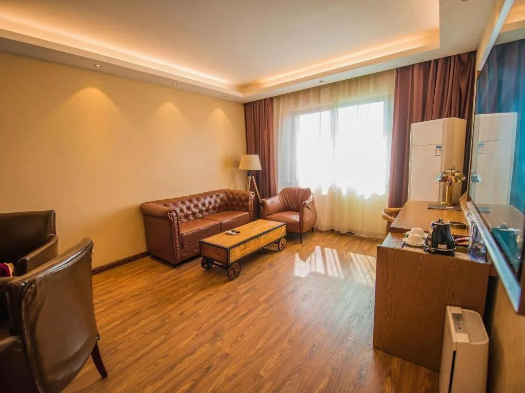 James Joyce Coffetel Xinyang Xixian Longhu Huayi