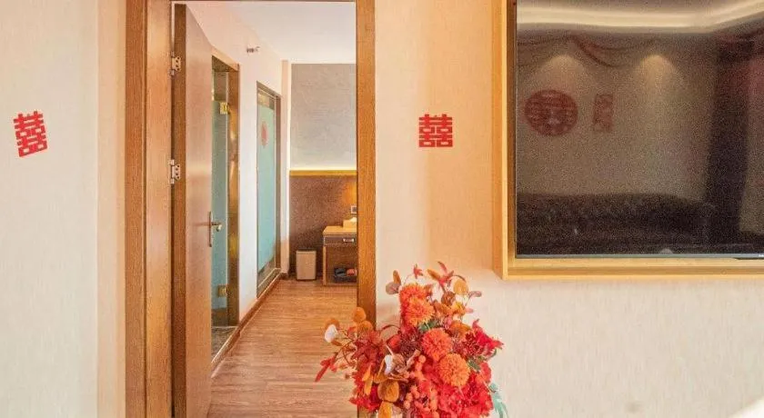 James Joyce Coffetel Xinyang Xixian Longhu Huayi