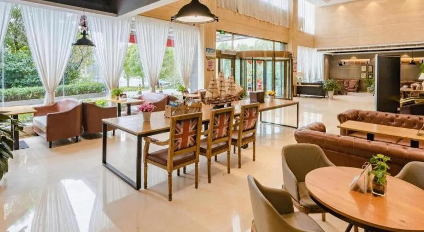 James Joyce Coffetel Xinyang Xixian Longhu Huayi