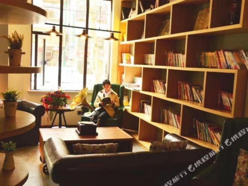 James Joyce Coffetel Lushan Scenic Spot Guling Street Branch