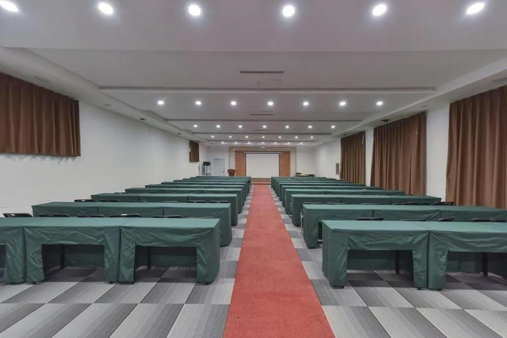 James Joyce Coffetel Baoding Gaobeidian Railway Station Branch