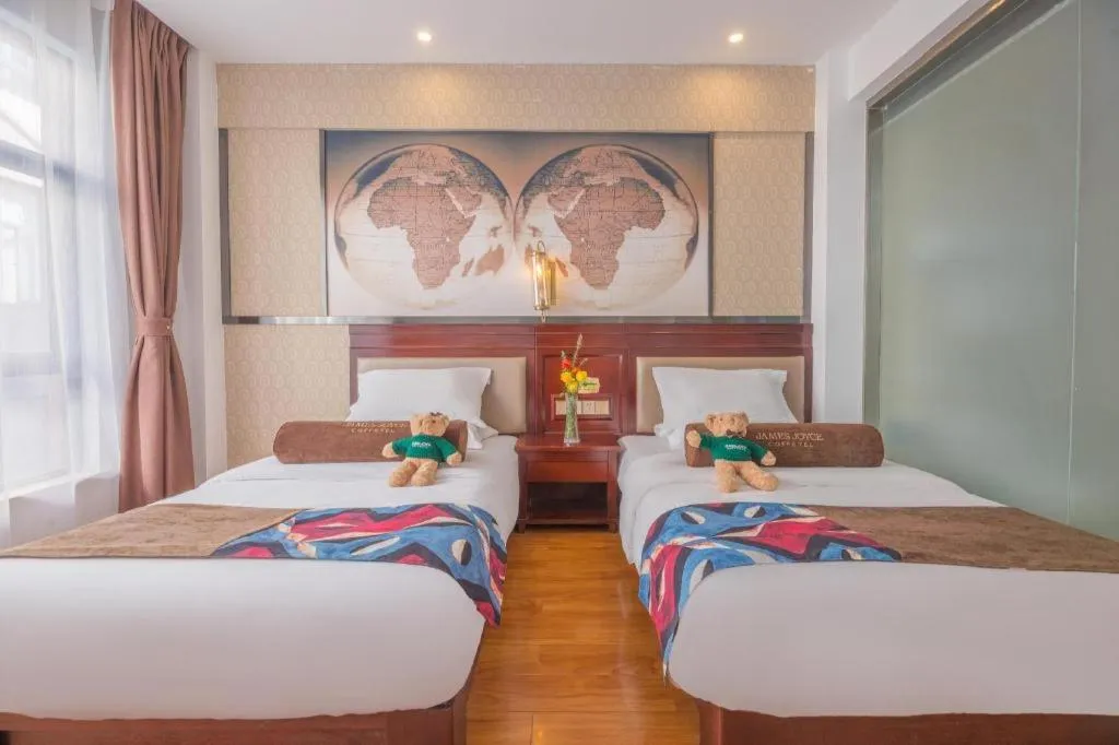 Bed in James Joyce Coffetel Dali Erhai Wetland Park