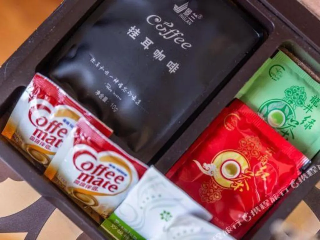 James Joyce Coffetel Dali Erhai Wetland Park