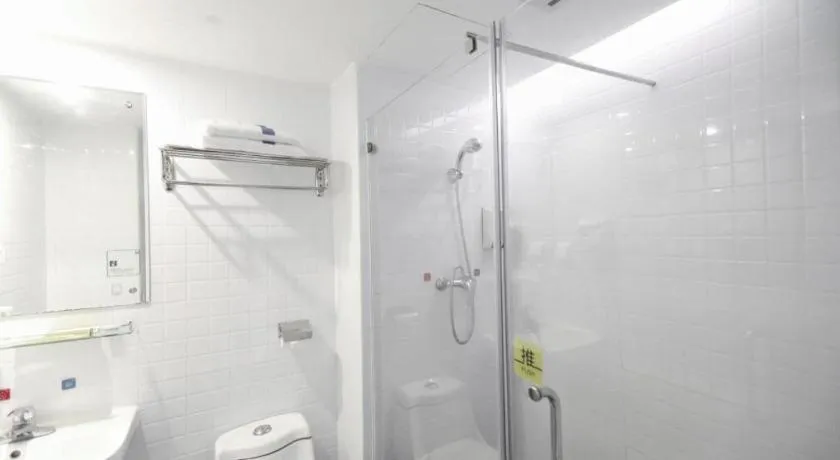 7Days Inn Shenzhen Longgang Nanlian Metro Station Branch