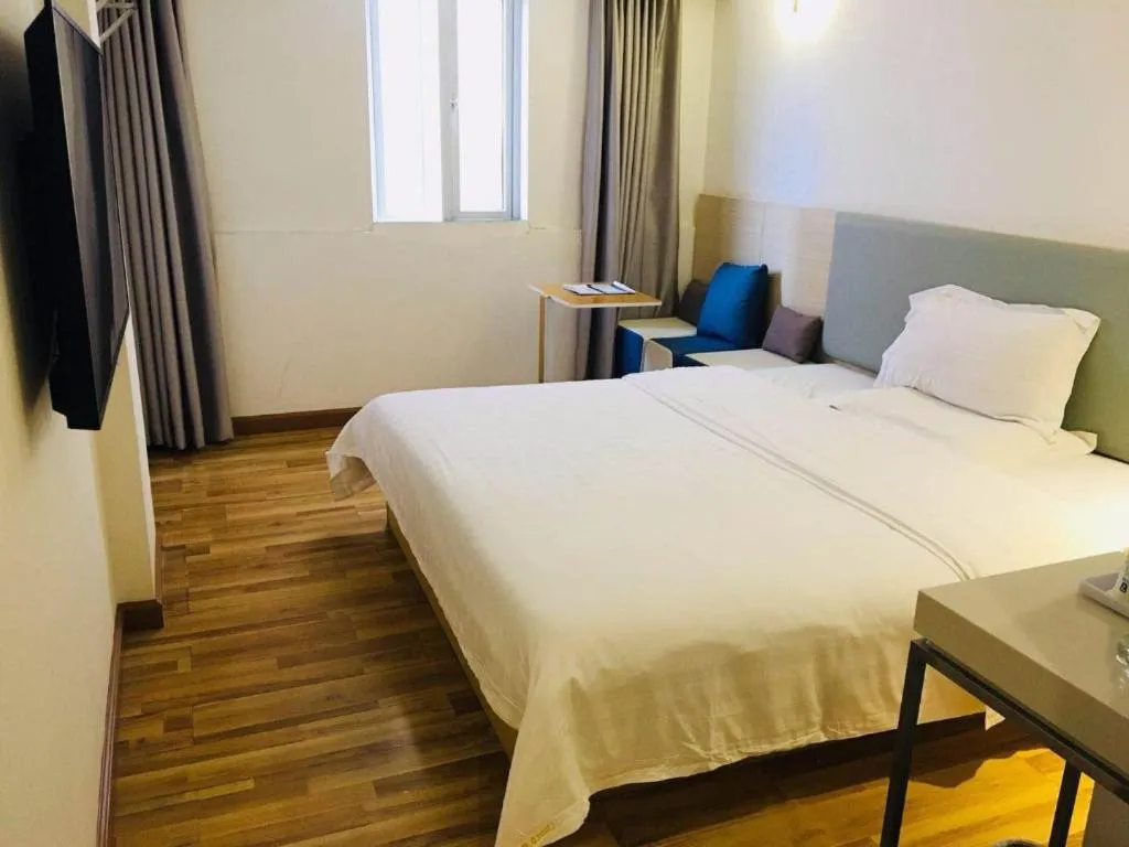 Bed in 7Days Inn Shenzhen Longgang Nanlian Metro Station Branch