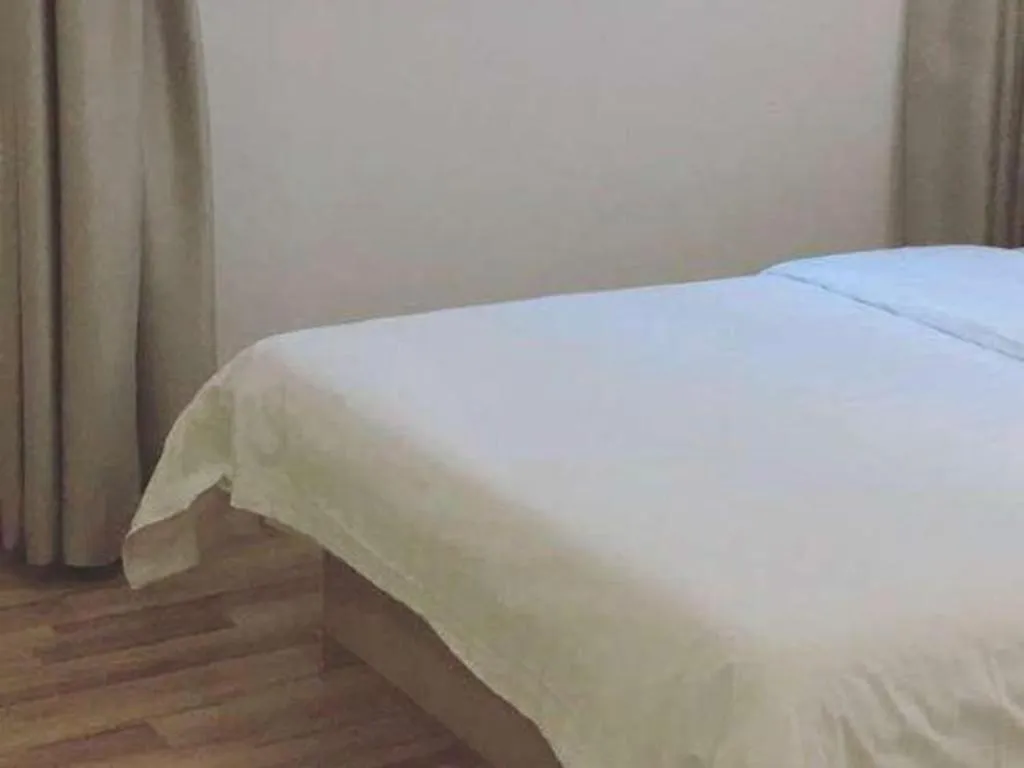 Bed in 7Days Inn Shenzhen Longgang Nanlian Metro Station Branch
