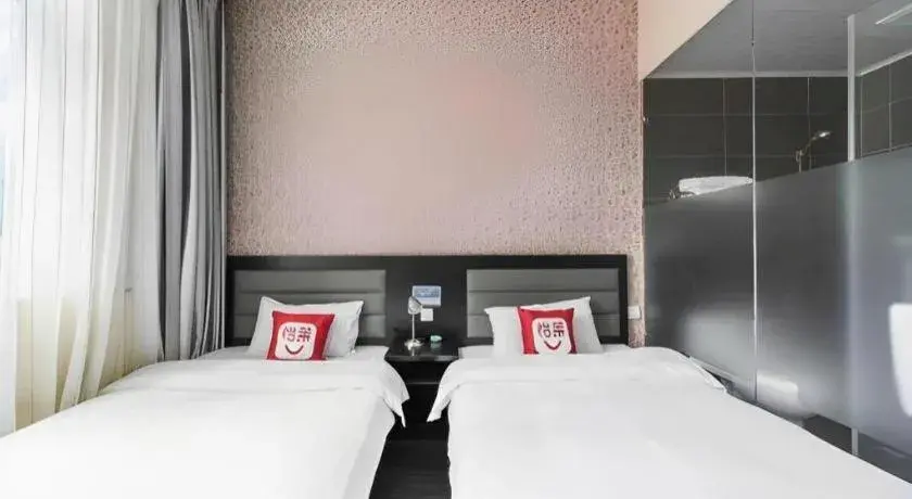 Bed in PAI Hotel Beijing Capital International Airport Linhe Development Zone Bed in PAI Hotel Beijing Capital International Airport Linhe Development Zone
