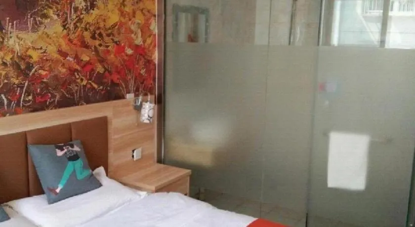 Bed in PAI Hotel Beijing Capital International Airport Linhe Development Zone