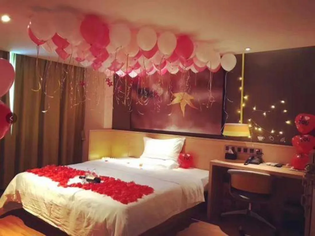 Bed in IU Hotels Guangzhou Panyu Dashi Chimelong Safari Park