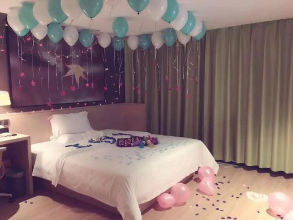 Bed in IU Hotels Guangzhou Panyu Dashi Chimelong Safari Park