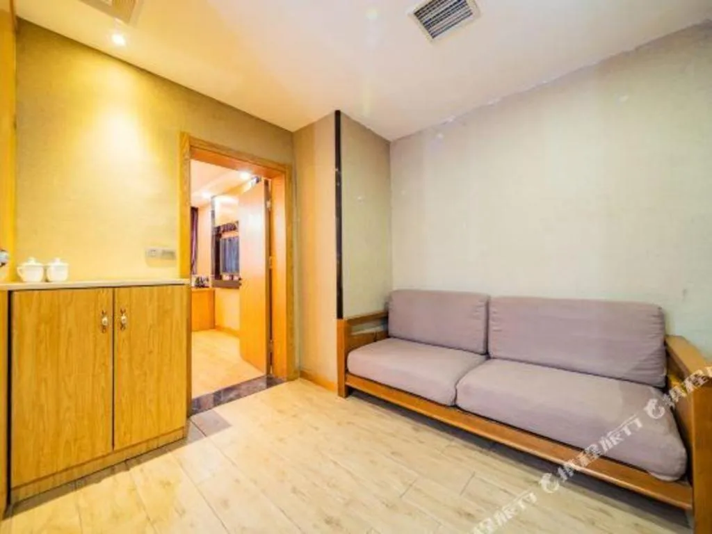 James Joyce Coffetel Xi'an Laochenggen Hongmiaopo Metro Station