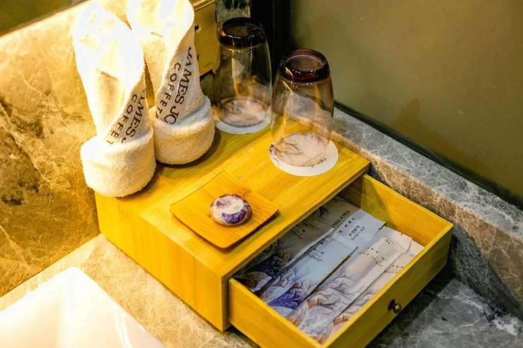 James Joyce Coffetel Xi'an Laochenggen Hongmiaopo Metro Station